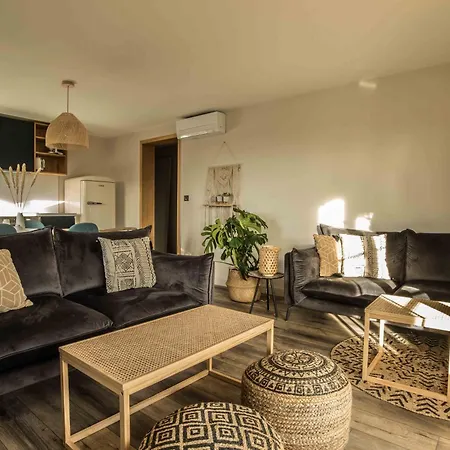 Vacatella - La Nonna, Rez De Jardin De 90m2 D'une Avec Terrasse Privative De 50m2 Et Apercu