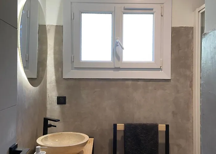 Chaleureuse De 90m2 Avec Terrasse Ombragee De 50m2, Plancha Et Apercu Sainte-Maxime