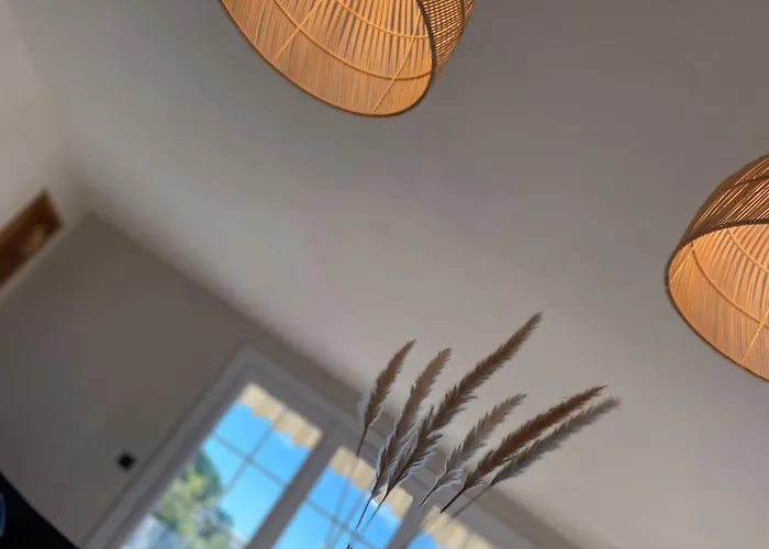 Chaleureuse De 90m2 Avec Terrasse Ombragee De 50m2, Plancha Et Apercu Sainte-Maxime