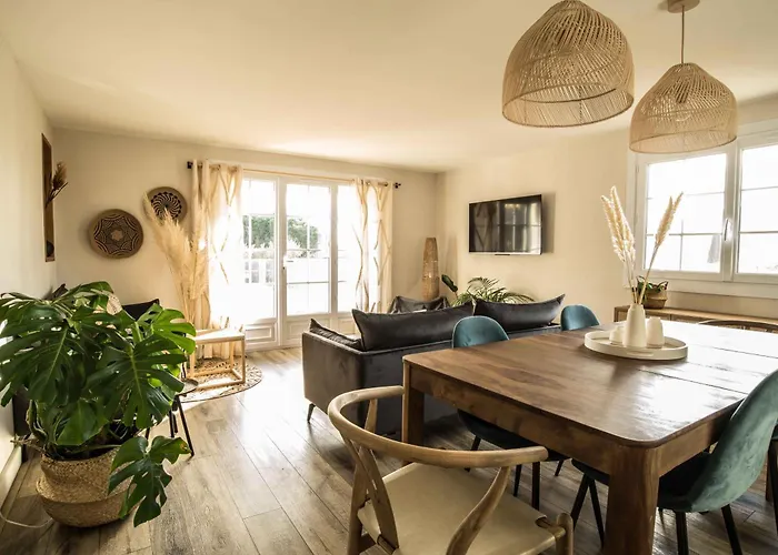 Chaleureuse De 90m2 Avec Terrasse Ombragee De 50m2, Plancha Et Apercu Sainte-Maxime