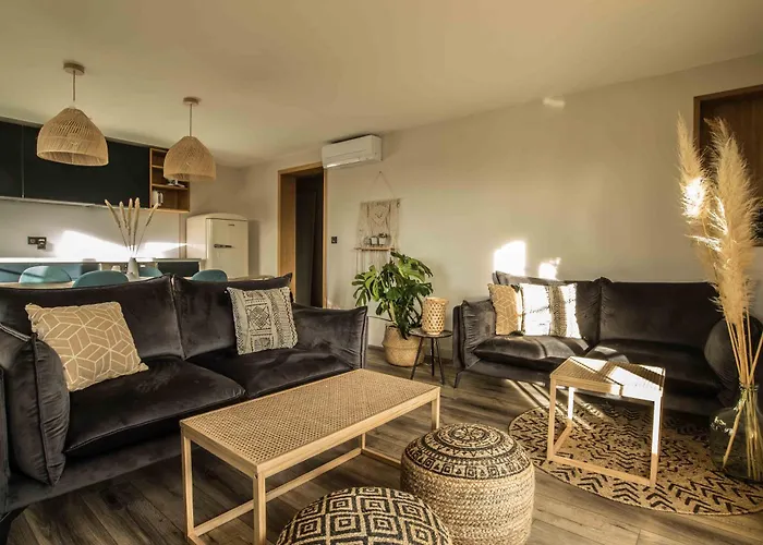 Chaleureuse De 90m2 Avec Terrasse Ombragee De 50m2, Plancha Et Apercu