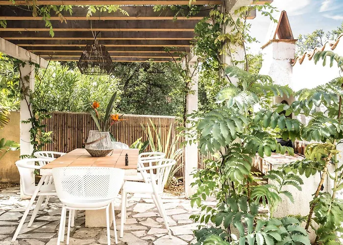 Semesterbostad Chaleureuse De 90m2 Avec Terrasse Ombragee De 50m2, Plancha Et Apercu *